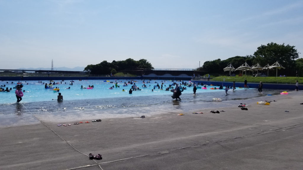 サンビーチ日光川造波プールの様子2