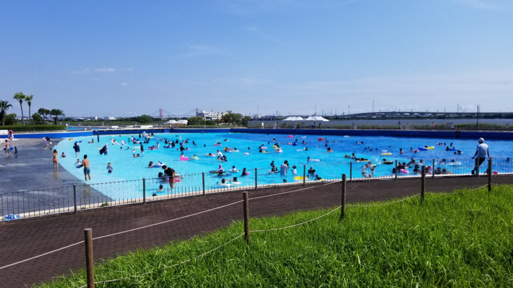サンビーチ日光川造波プールの様子1