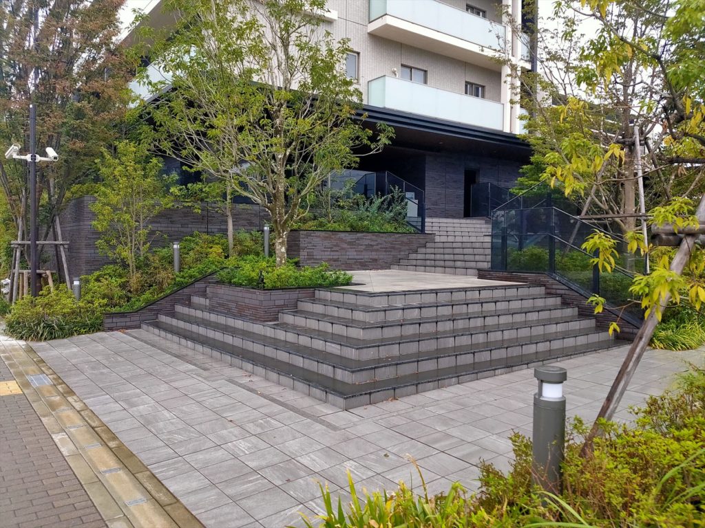 みなとアクルス1期のエントランス